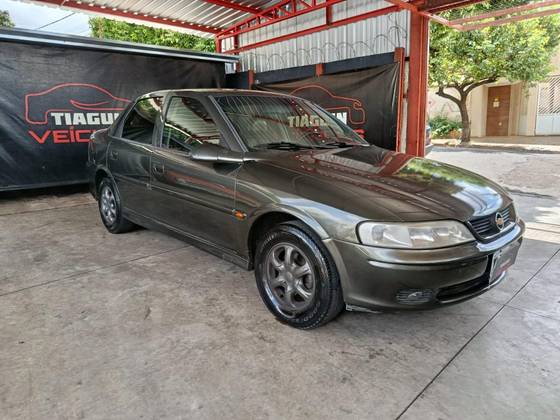 CHEVROLET VECTRA 2.2 MPFI GLS 8V GASOLINA 4P MANUAL CHEVROLET VECTRA 2.2 MPFI GLS 8V GASOLINA 4P MANUAL